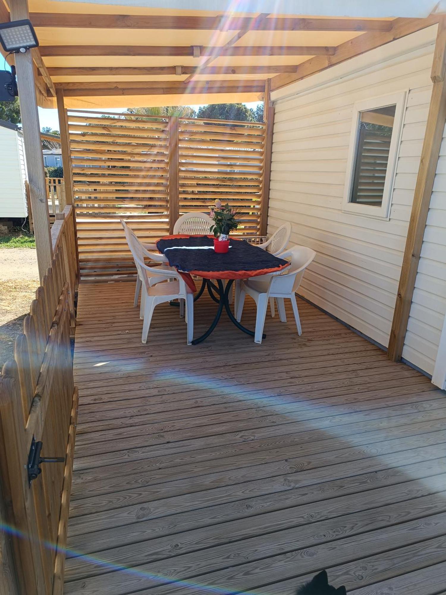 Mobil Lucky Climatise Novela La Nouvelle Camping Port-la-Nouvelle